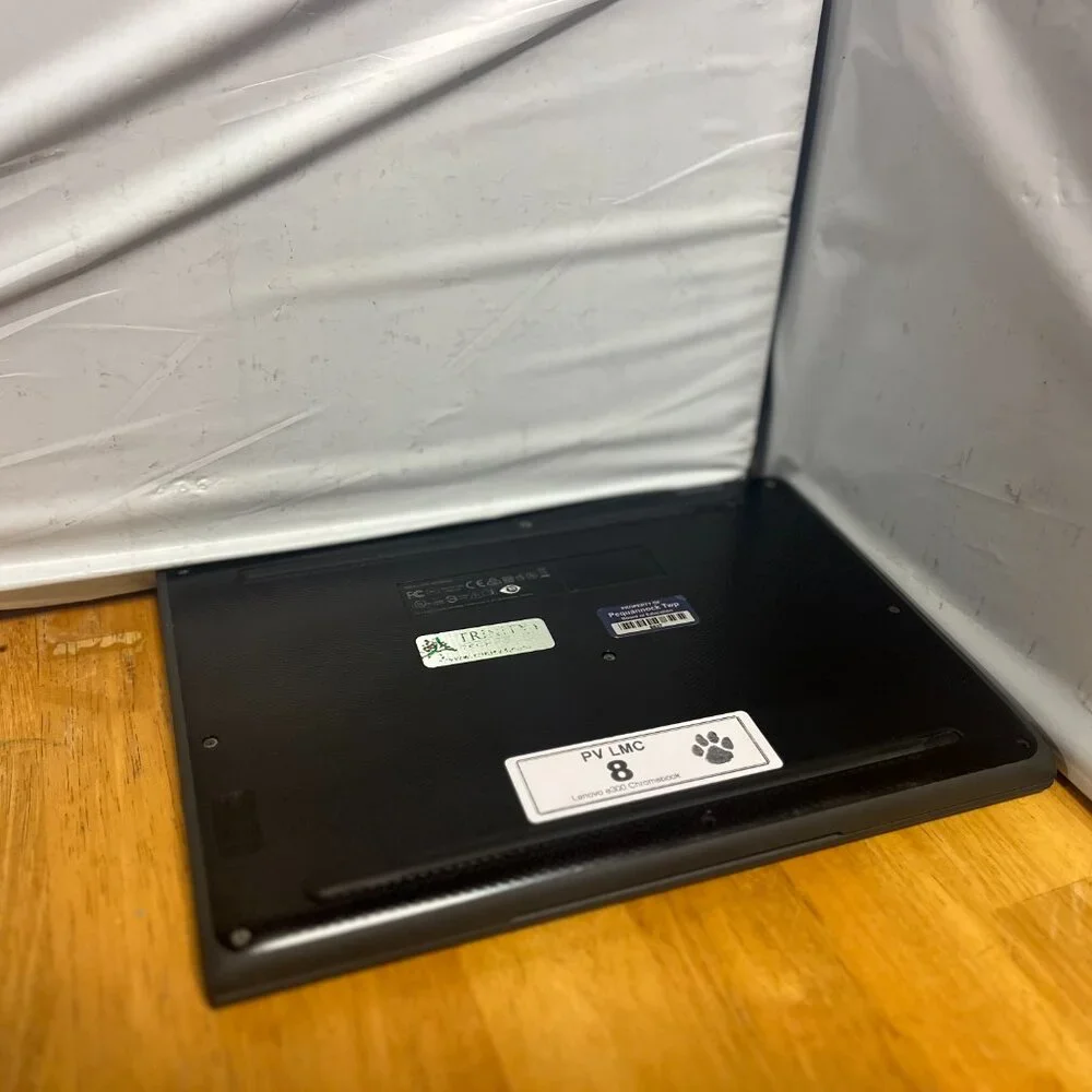 Lenovo 300e Chromebook 2nd Gen MTK (with charger cord)